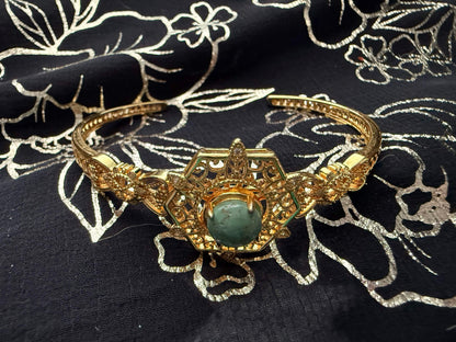 Ornate Hexagonal Fidget Bracelet with Green Stone