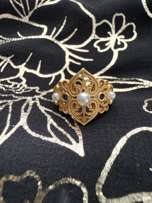 Gold-Plated Gothic Filigree Shield Ring – Adjustable Pearl & Sapphire Blue Crystal Accent Statement Talisman