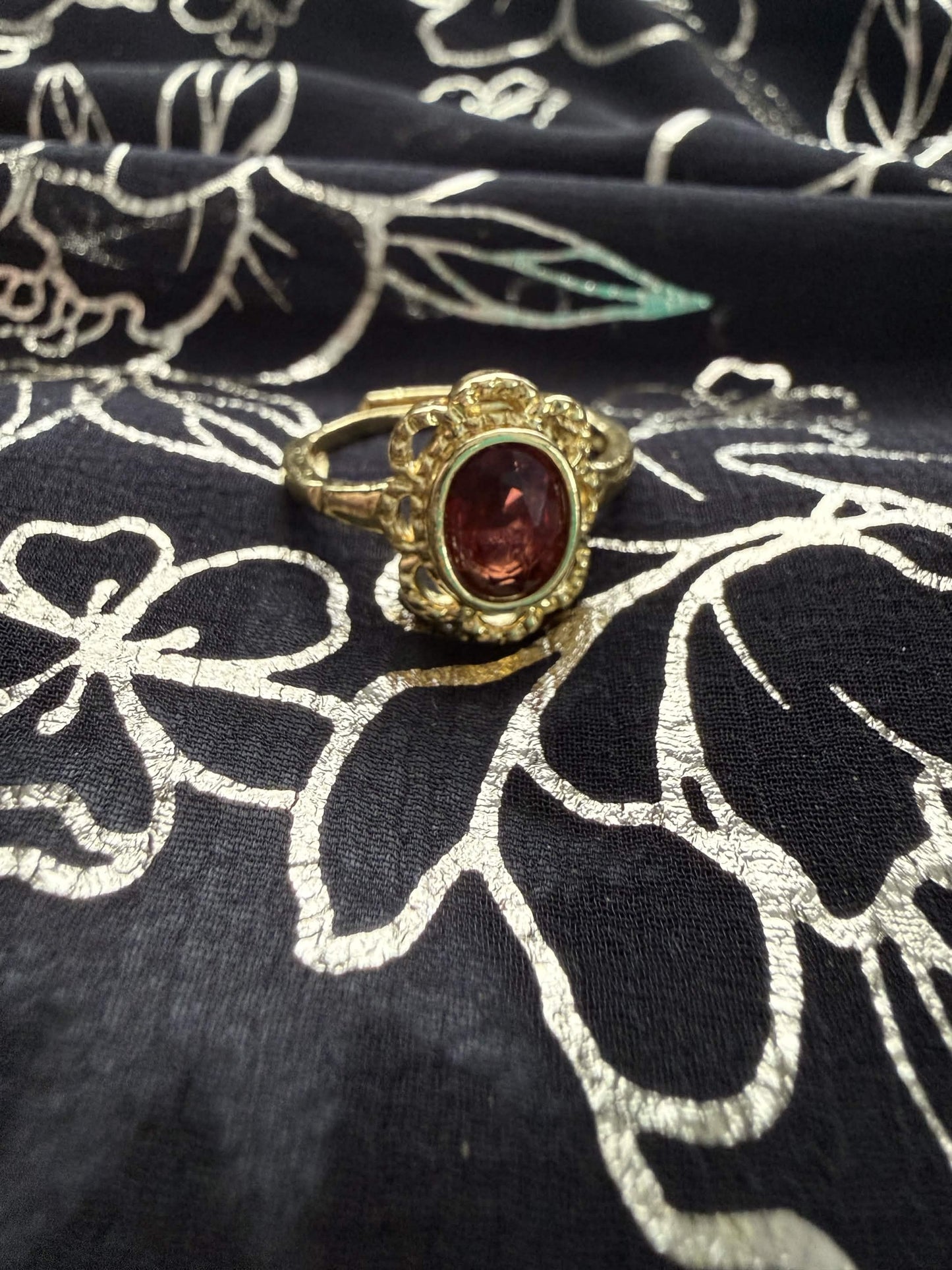 Gold-Tone Copper Rose Crystal Ring – Adjustable Vintage Scalloped Oval Filigree